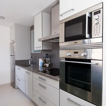 Sleeps 4 Air Con *